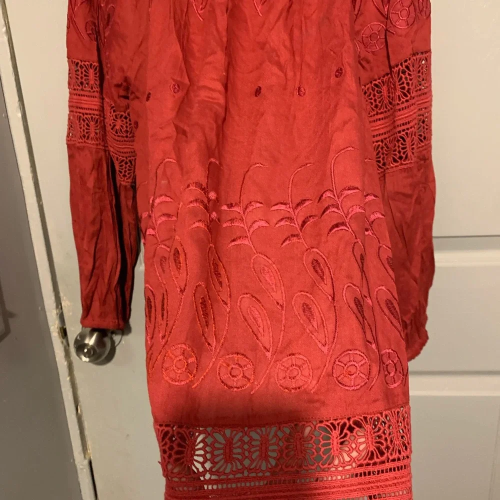 Red Manda Collection Top - Picture 2 of 4
